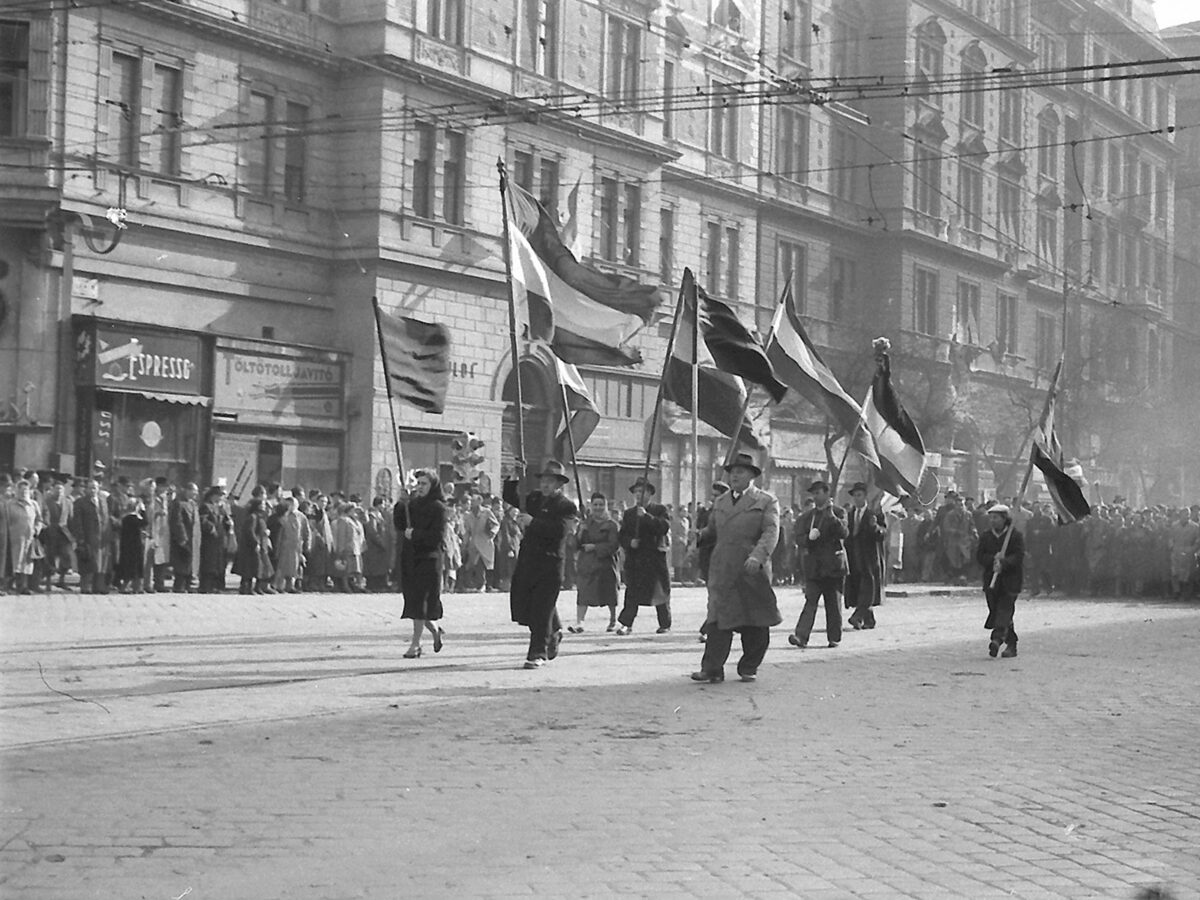 1957-szomoru-tavasza - Nők Lapja