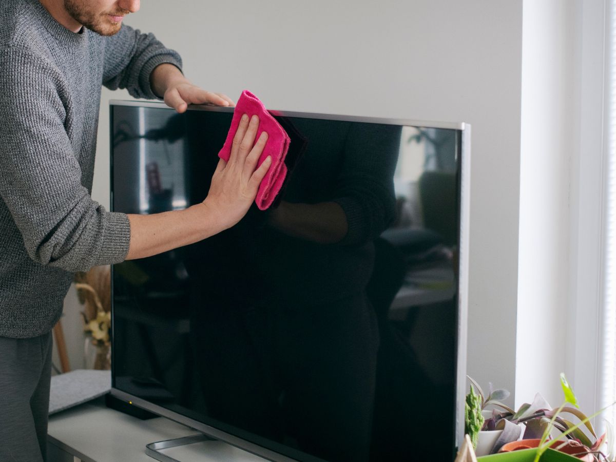 tévé képernyő férfi