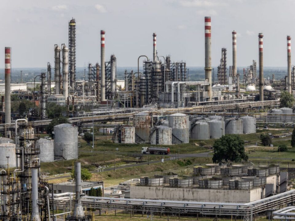 százhalombattai Duna olajfinomító 