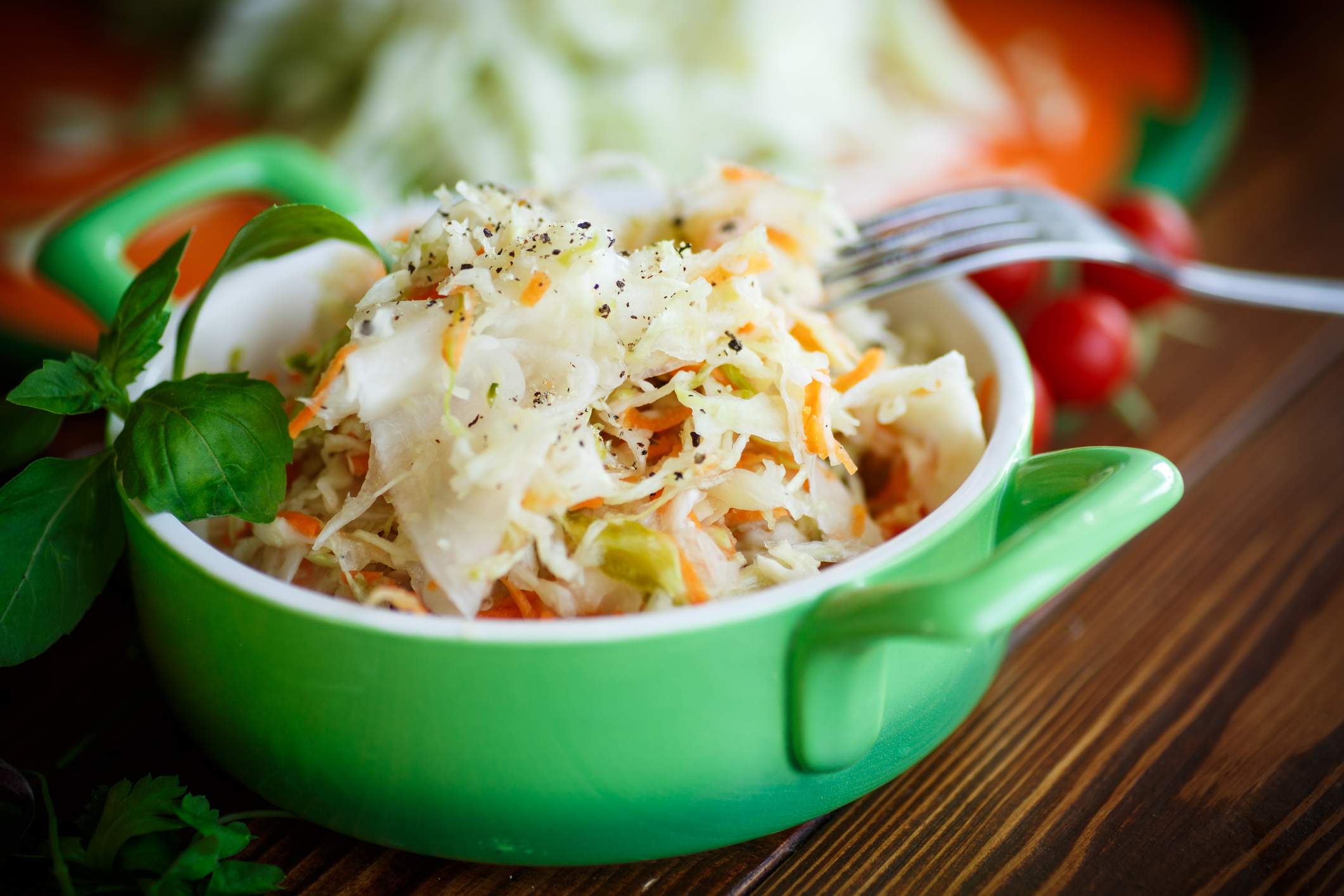 Sauerkraut with carrots in a bowl - Nők Lapja - Nők Lapja saláta