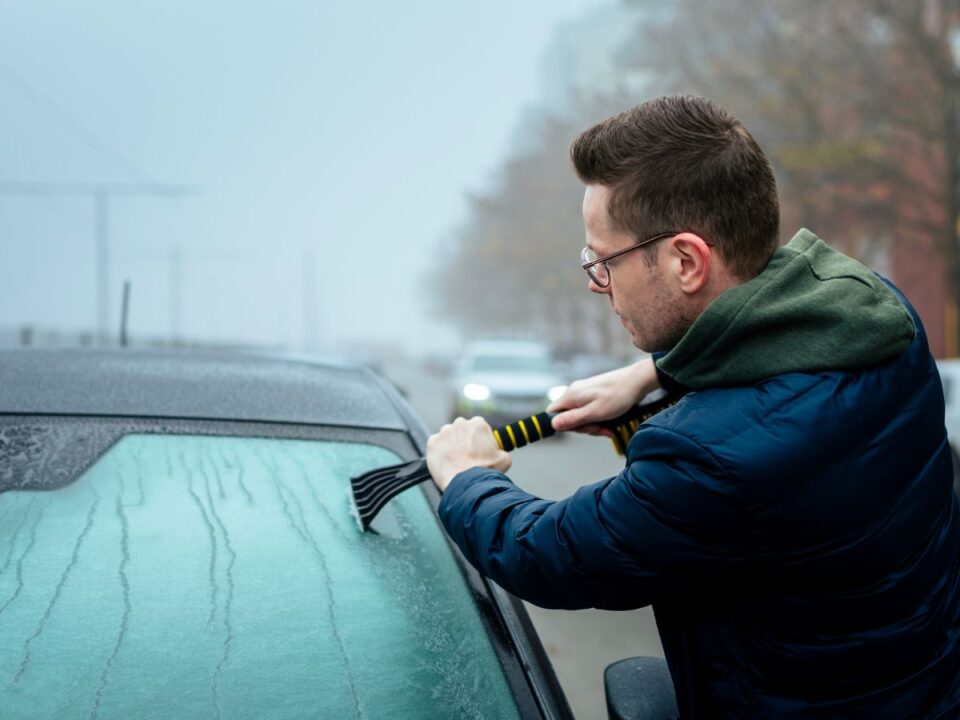 jeges szélvédő, autó, vezetés 