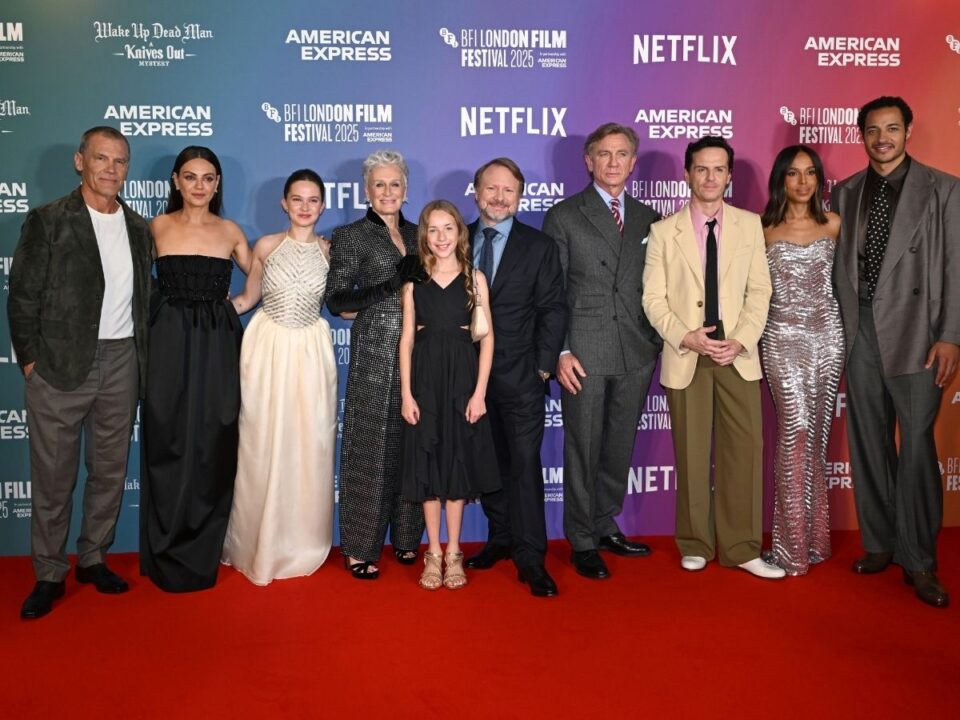 a tőrbe ejtve stábja