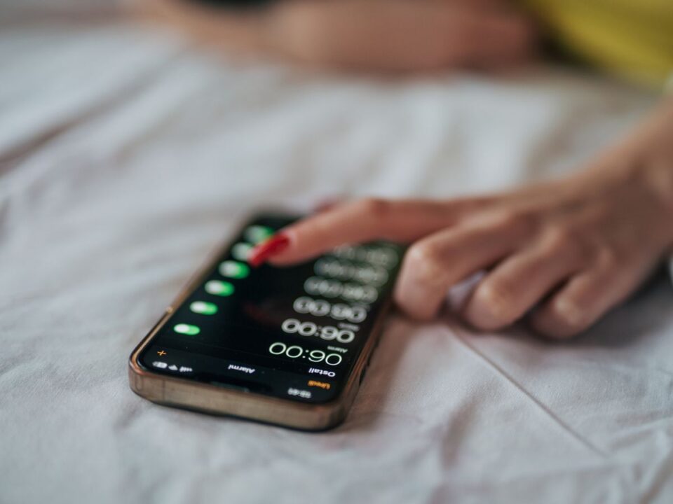 ébresztő beállítás