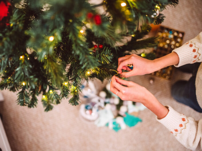 karácsonyfadíszítés