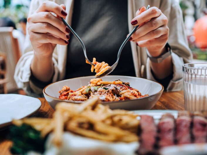 tányér tészta vacsora