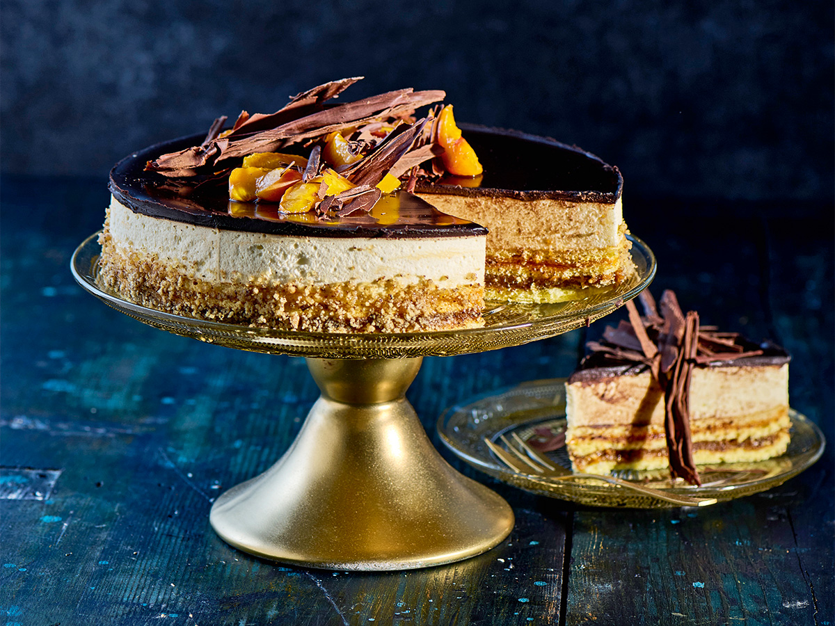 mézes krémes torta karamellizált barackkal