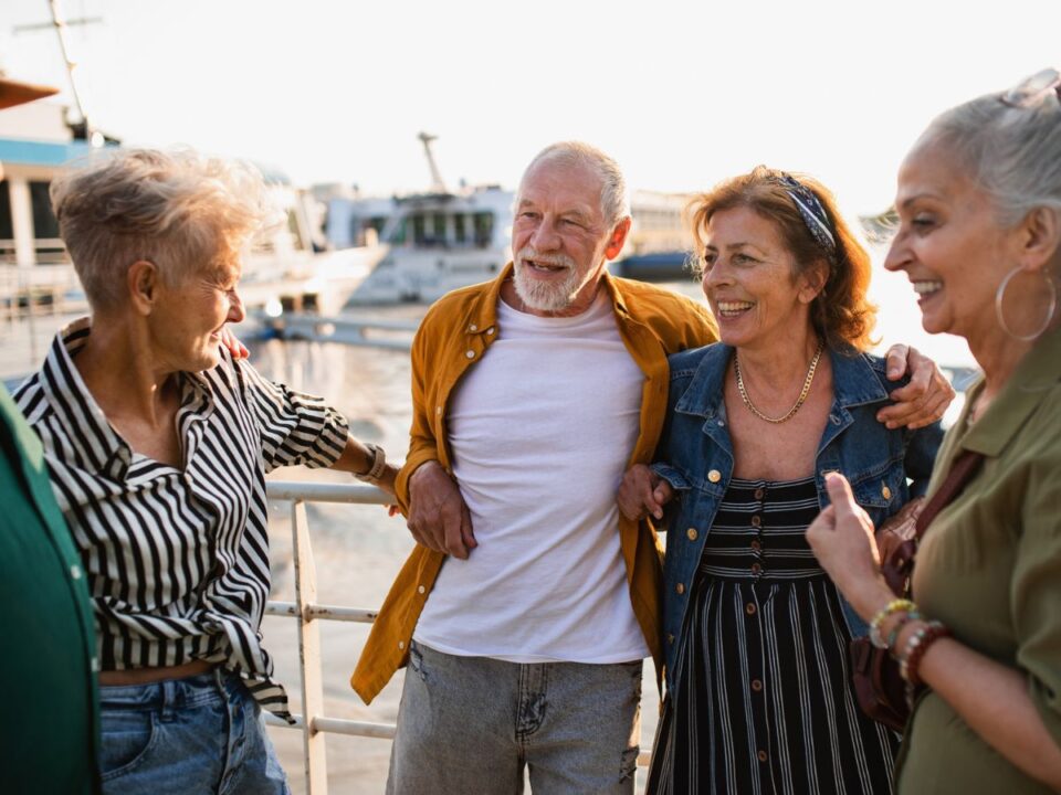 titokban utáljuk találkozó szórakozás otthon introvertált hazugság