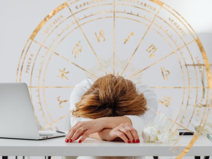 nő fáradt asztrológia csillagjegy