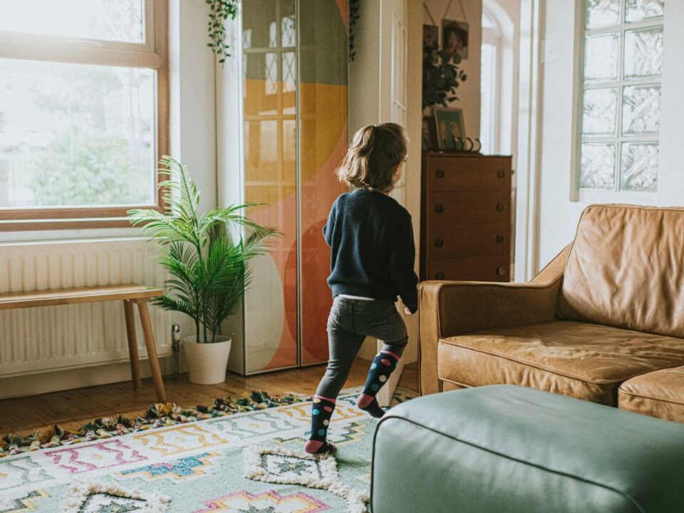 5-dolog-radiator-tilos1 - Nők Lapja nappali gyerekkel