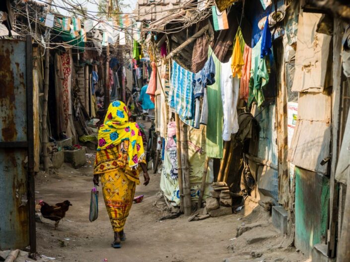nő egy indiai nyomornegyedben