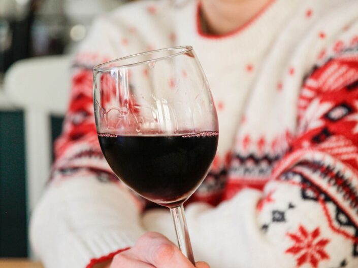 bor nő pulóver borospohár vörös