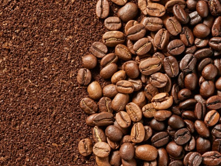 szemes és őrölt kávé