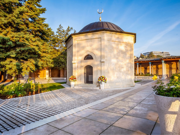 Gül Baba türbéje