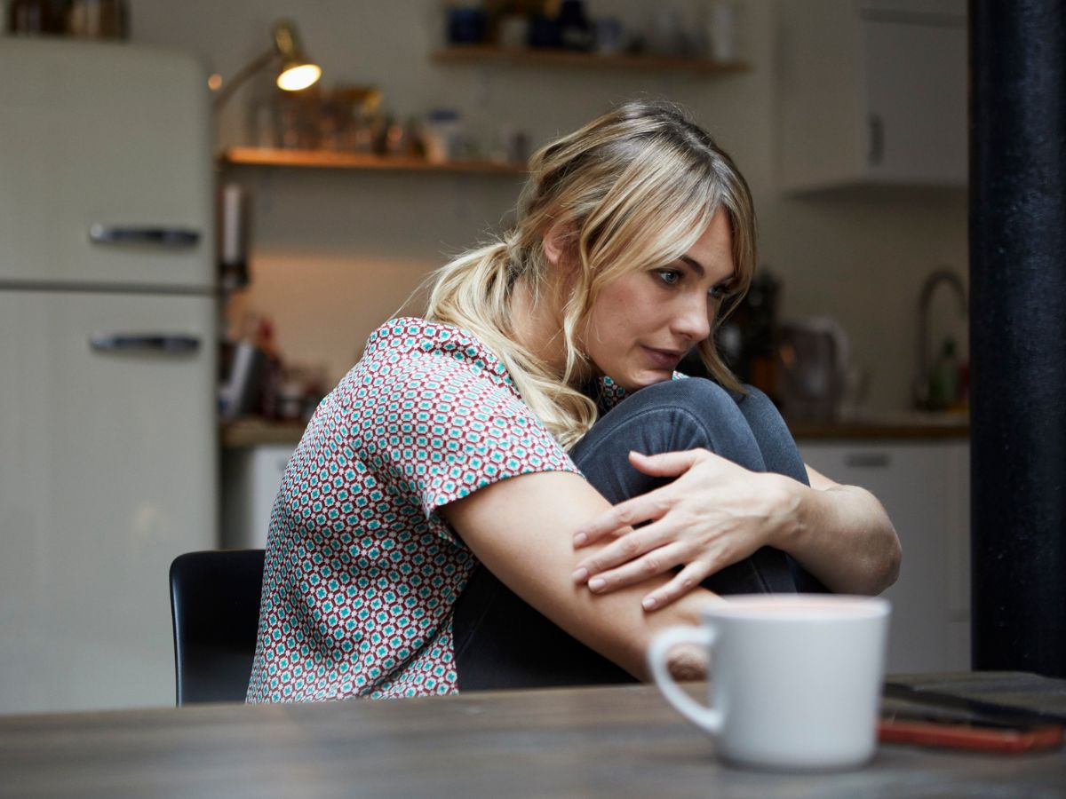 fiatal nő magány egyedül