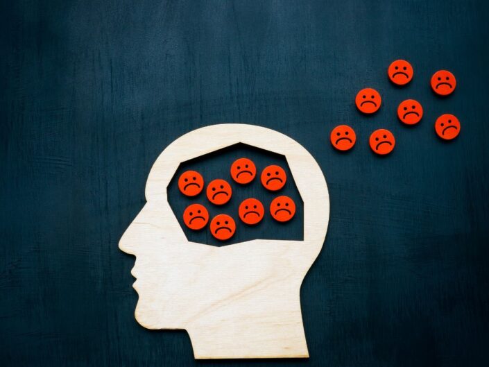 ember fej rajza szomorú smiley jelekkel