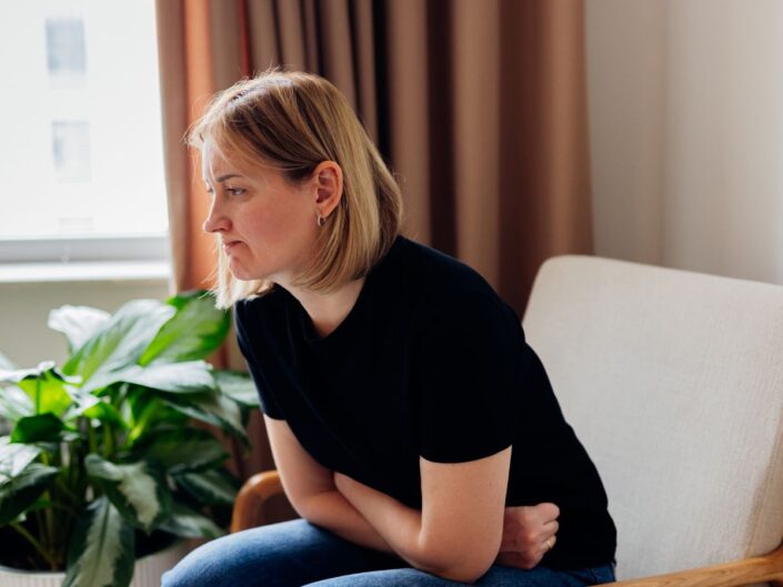 fiatal nő hasfájás