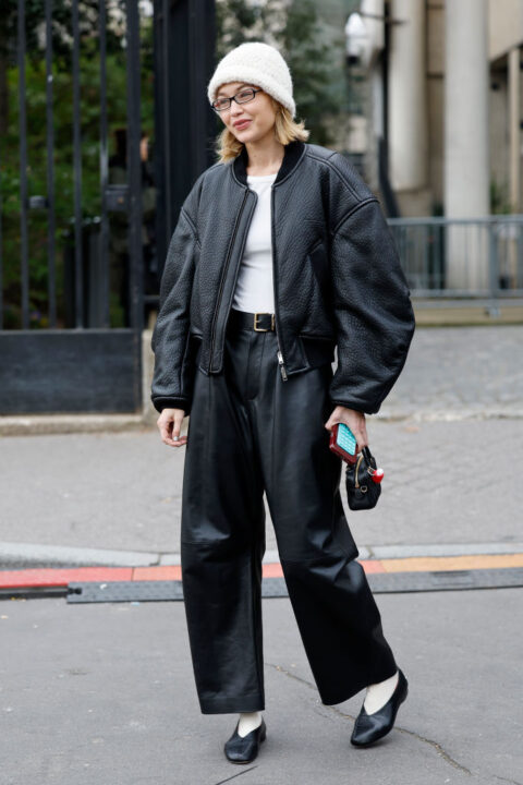 Street Style - Paris Fashion Week - Womenswear FallWinter 20252026 - Day Nine - Nők Lapja Gigi Hadid balerina cipőben