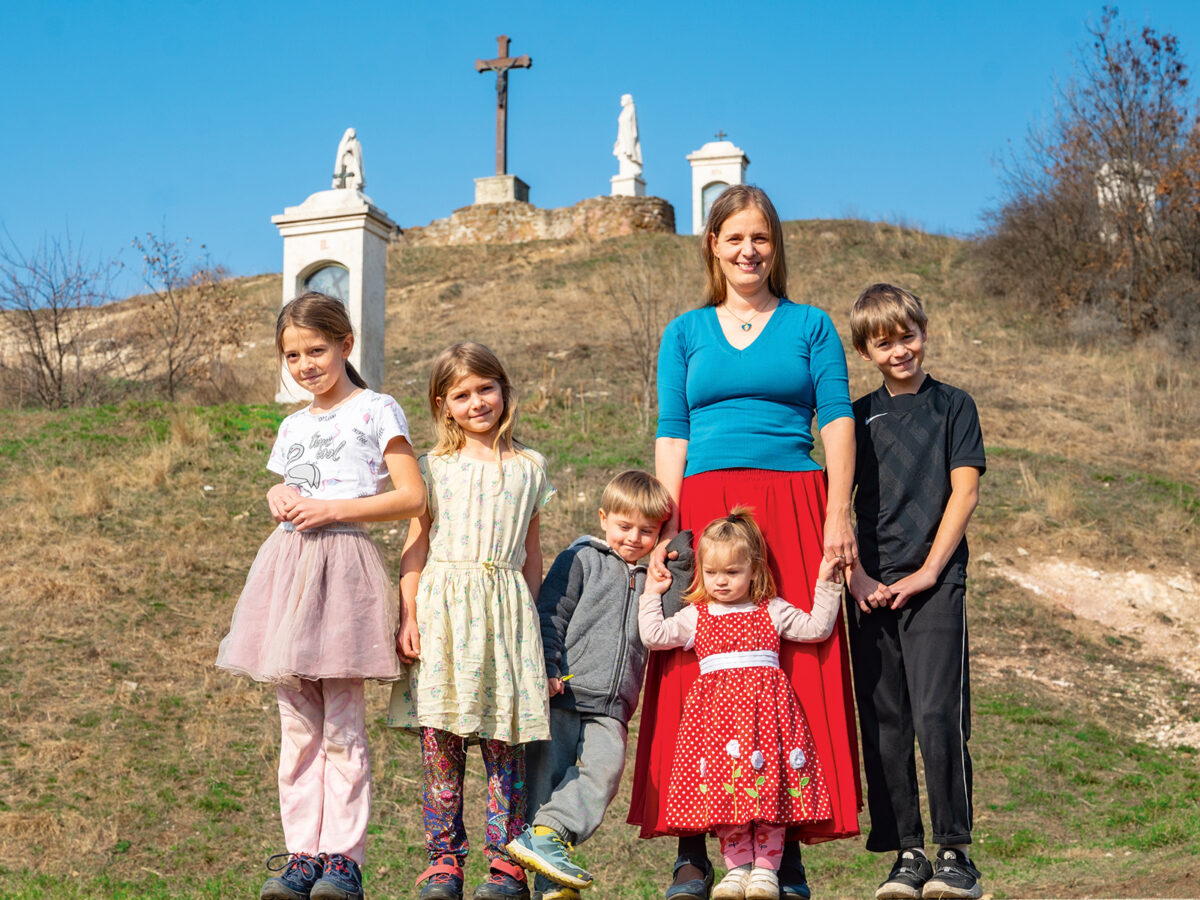 dykiss virág a gyerekeivel