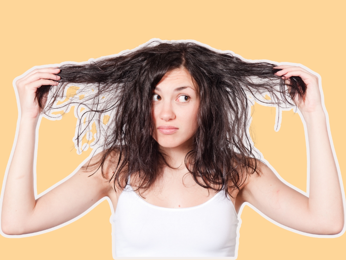 nő felborzolt hajjal