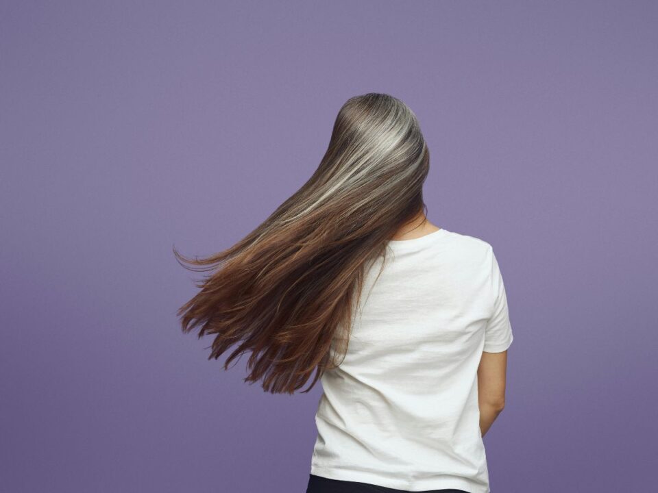 dus-haj-termeszetes-modszerek - Nők Lapja hosszú, fényes és dús hajú nő