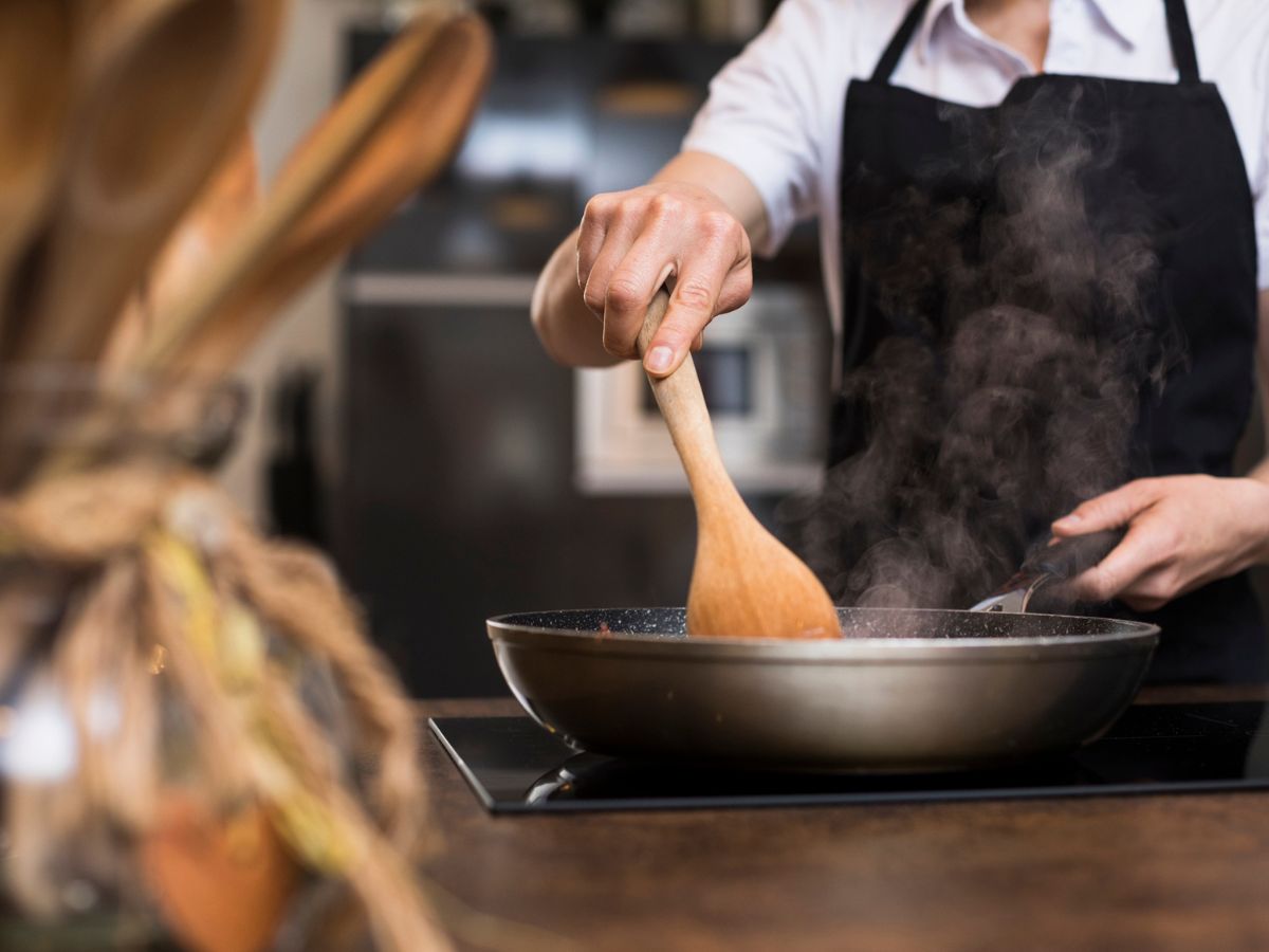 főzés serpenyőben