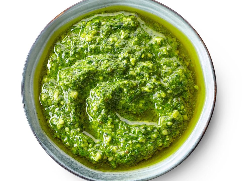 tavaszi zöldkrém bébispenóttal, mandulával