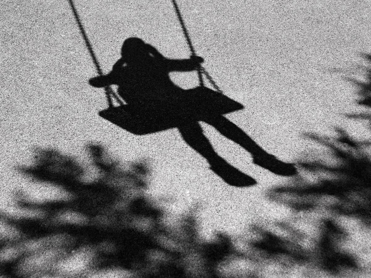 hintázó lány árnyéka