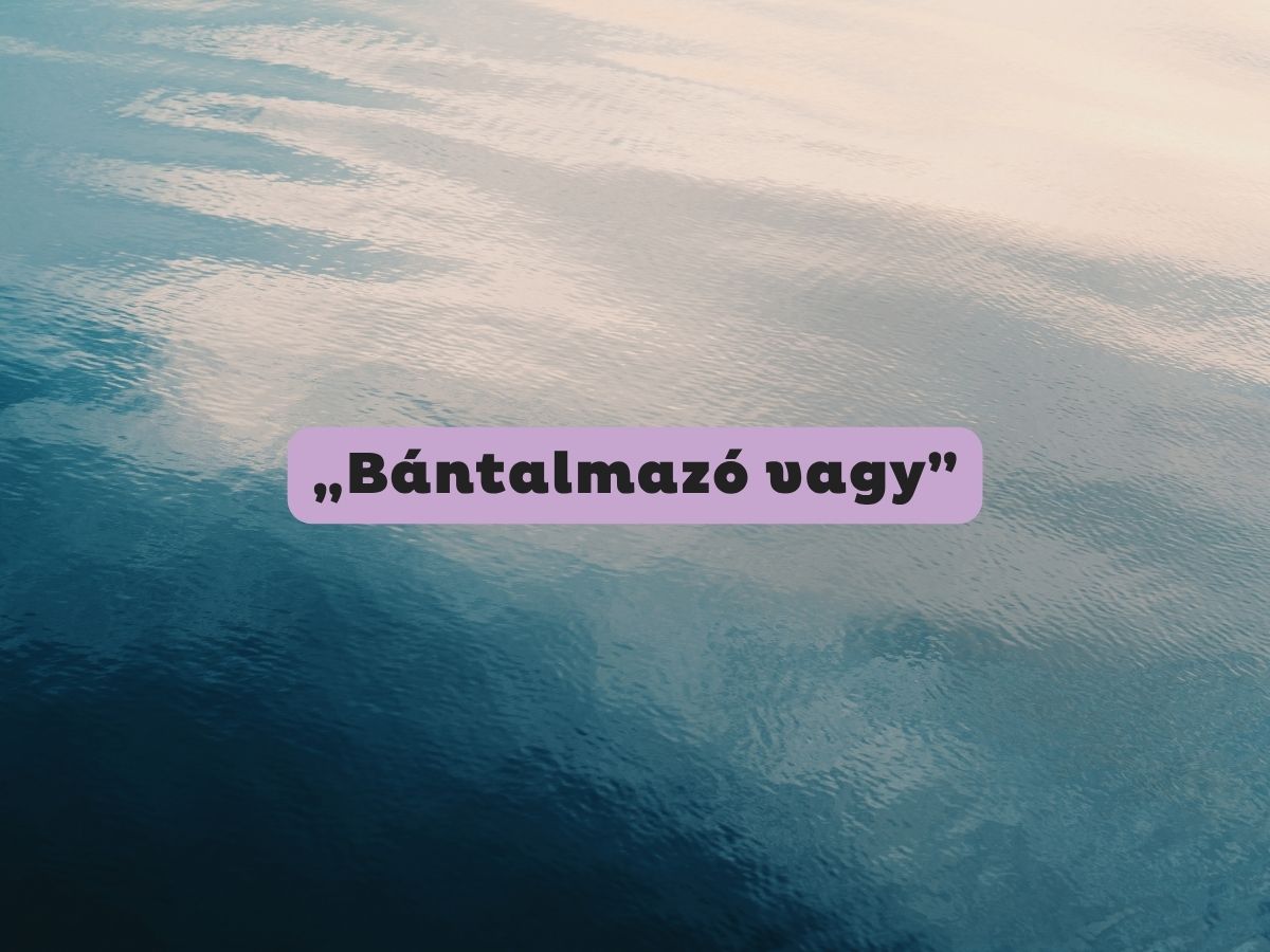 Sötét színű tenger háttér