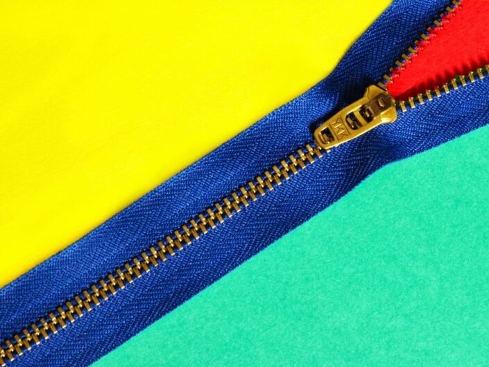 cipzár színes pulcsin