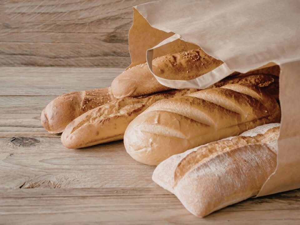 kenyerek papírzacskóban