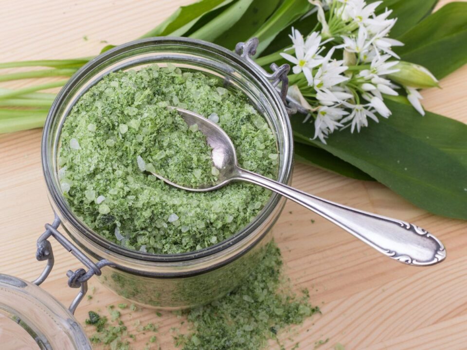 medvehagymas-so-recept - Nők Lapja medvehagymás só