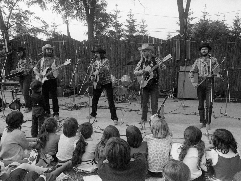 100 Folk Celsius 1981-ben 