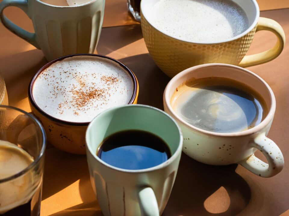 Több csésze kávé