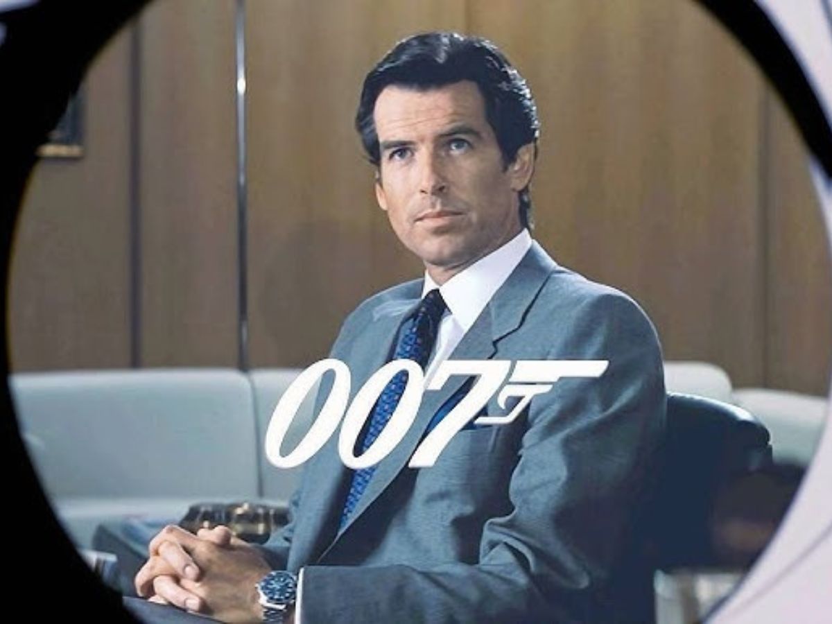 Pierce Brosnan a James Bond főcímének jelenetében