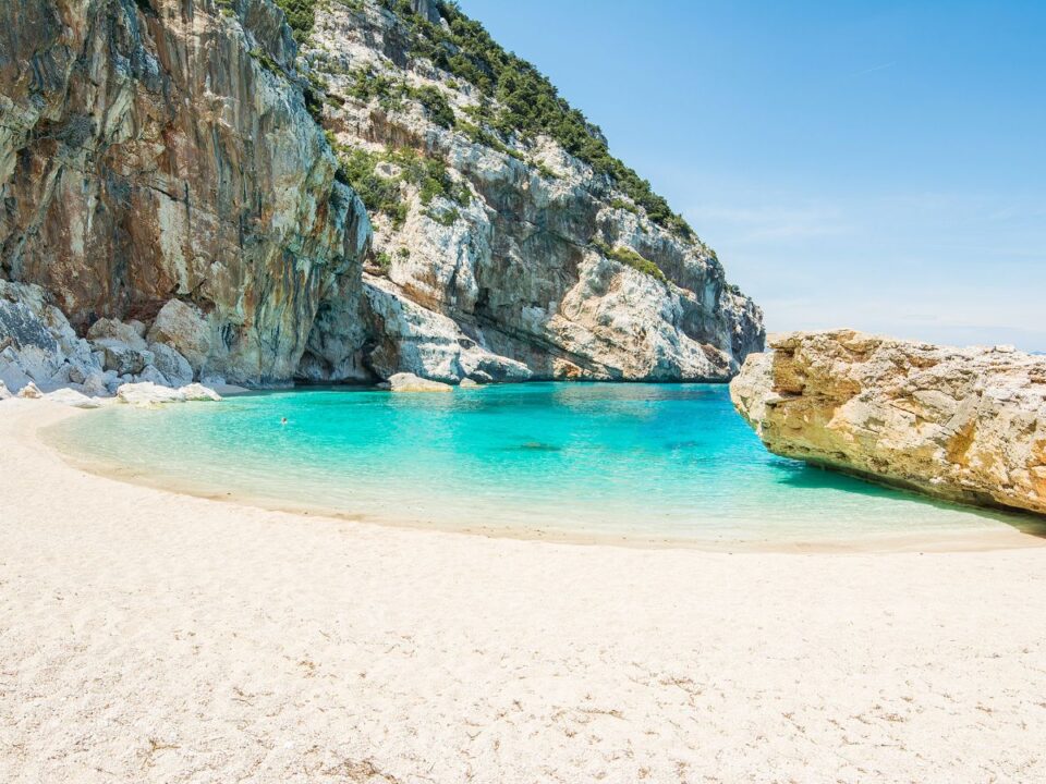 cala-mariolu-strand - Nők Lapja Nyári nap a világ legszebb strandján, a Szardínián található Cala Mariolu parton