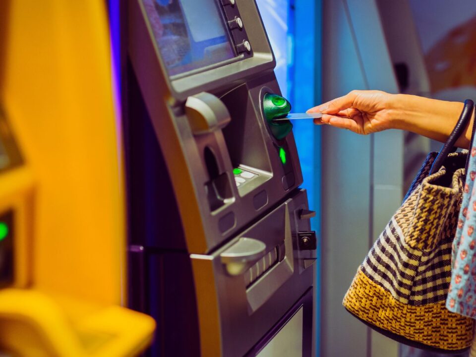 ATM pénzfelvétel - Nők Lapja ATM pénz