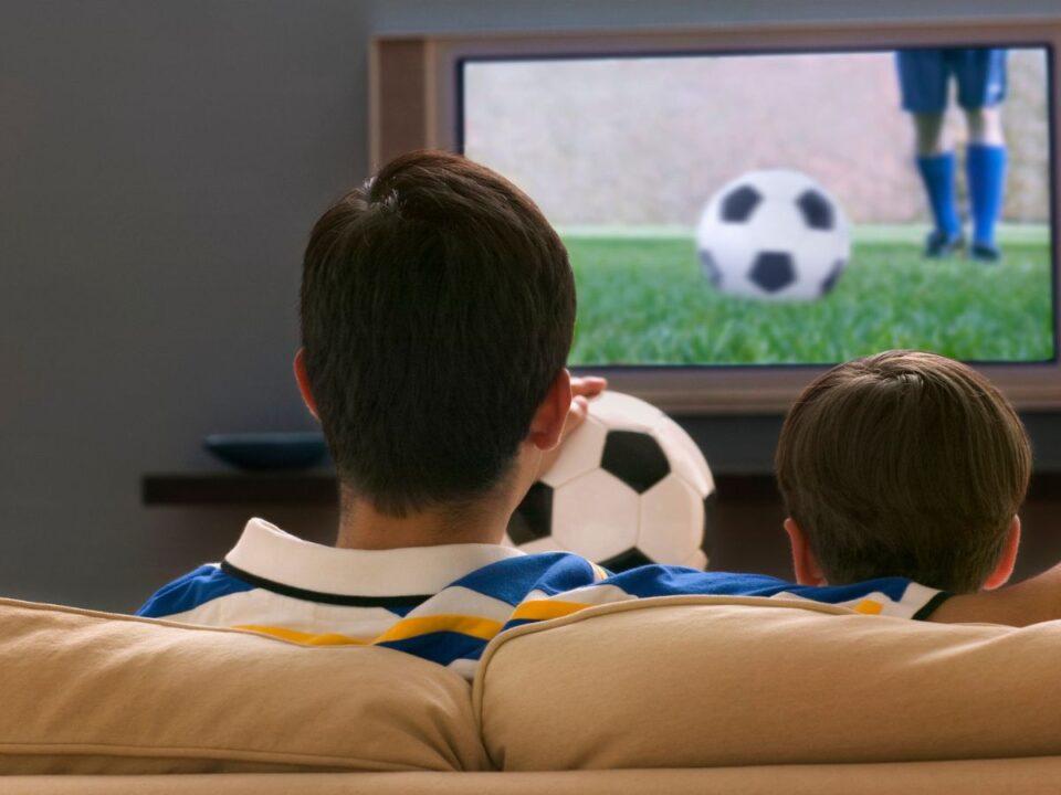 apa-fia-focit-nez - Nők Lapja messi-ronaldo-politika