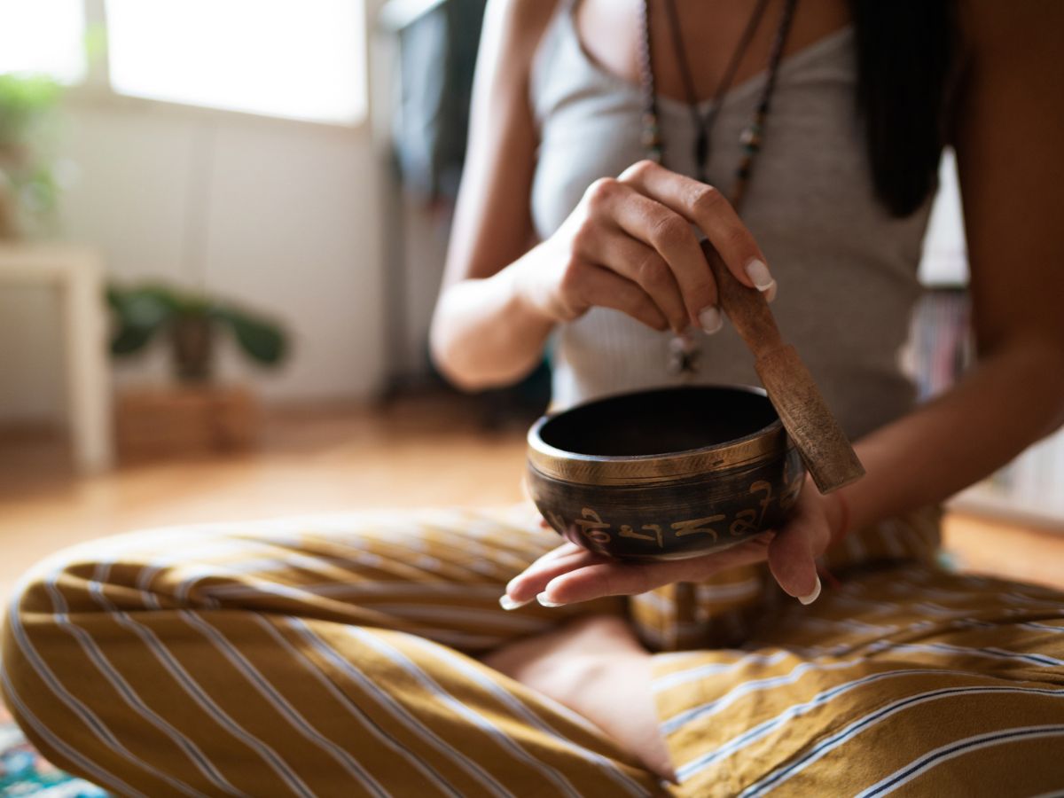 Rin gongot tartó nő, feng shui