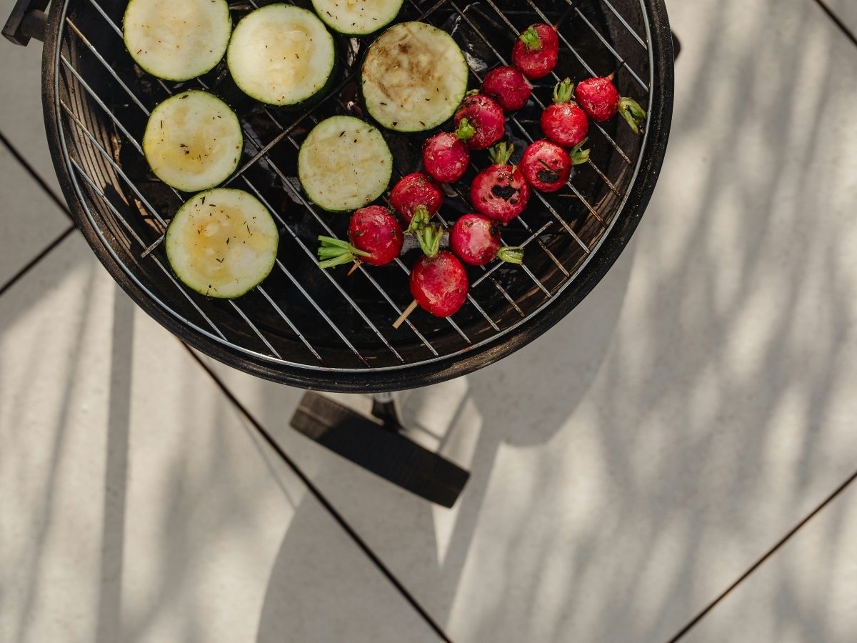 - Nők Lapja Cukkini és paradicsom kerek grillen felülnézetből
