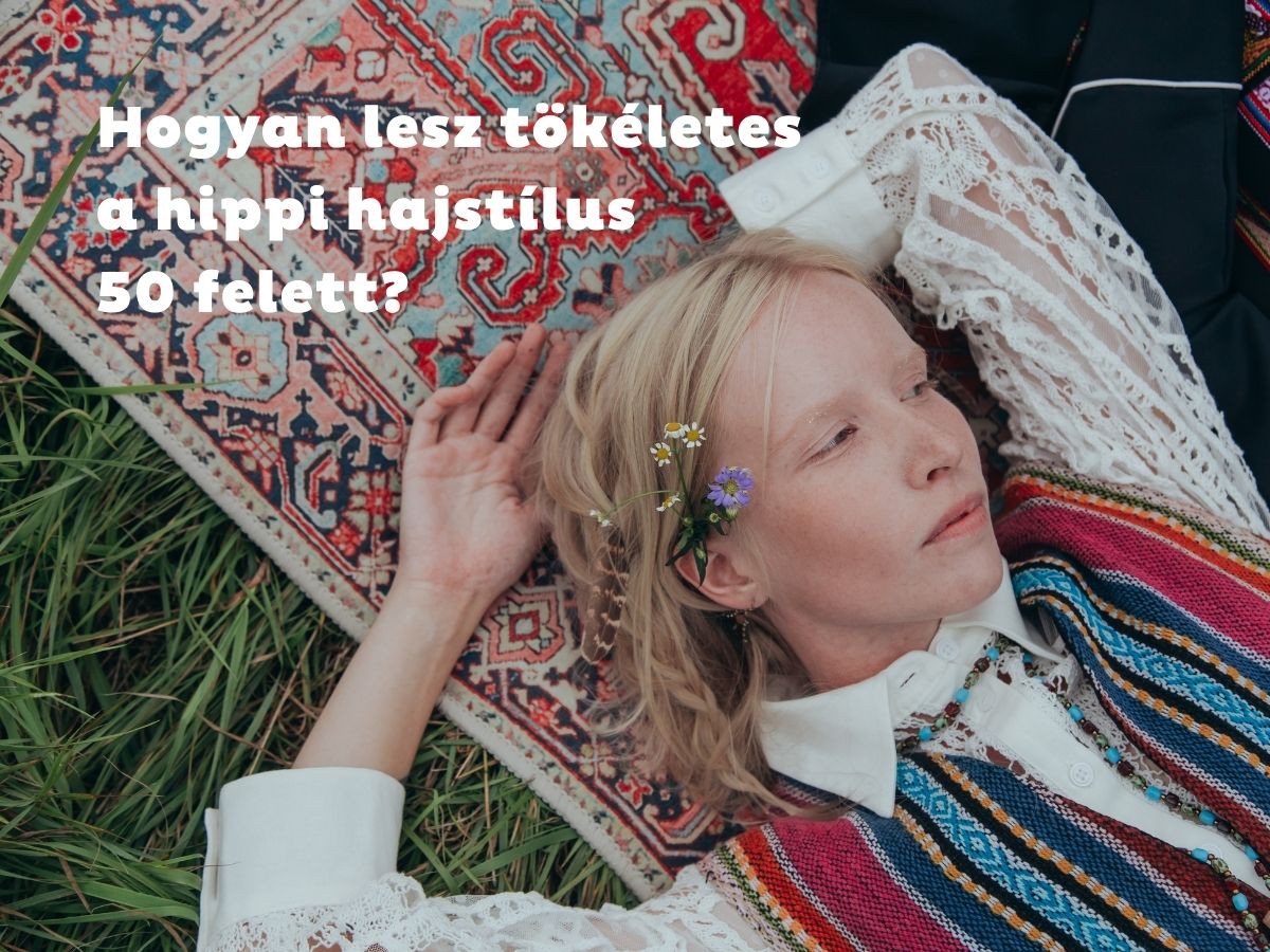 Hippi stílusú szőke nő fekszik szövött szőnyegen, hajában virág