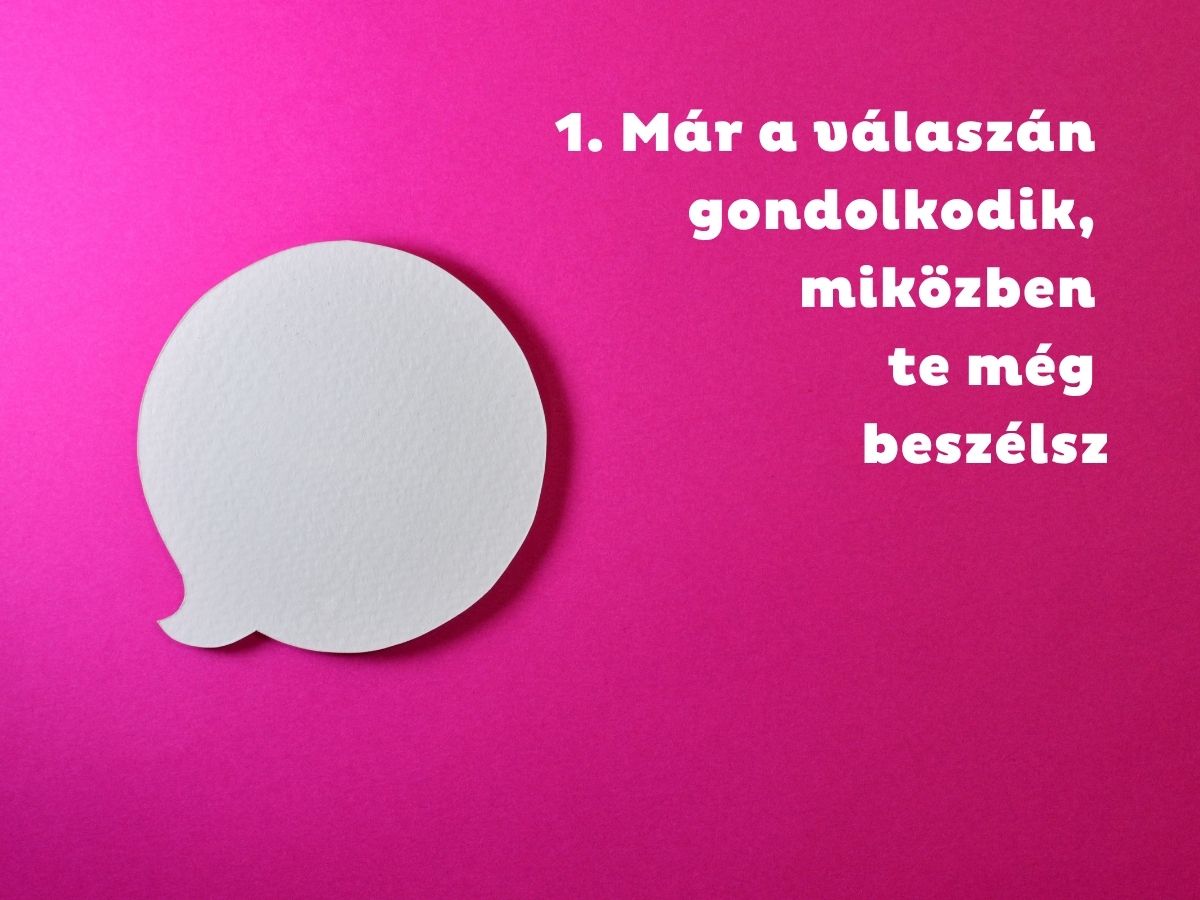 - Nők Lapja Rózsaszín háttéren fehér szövegbuborék