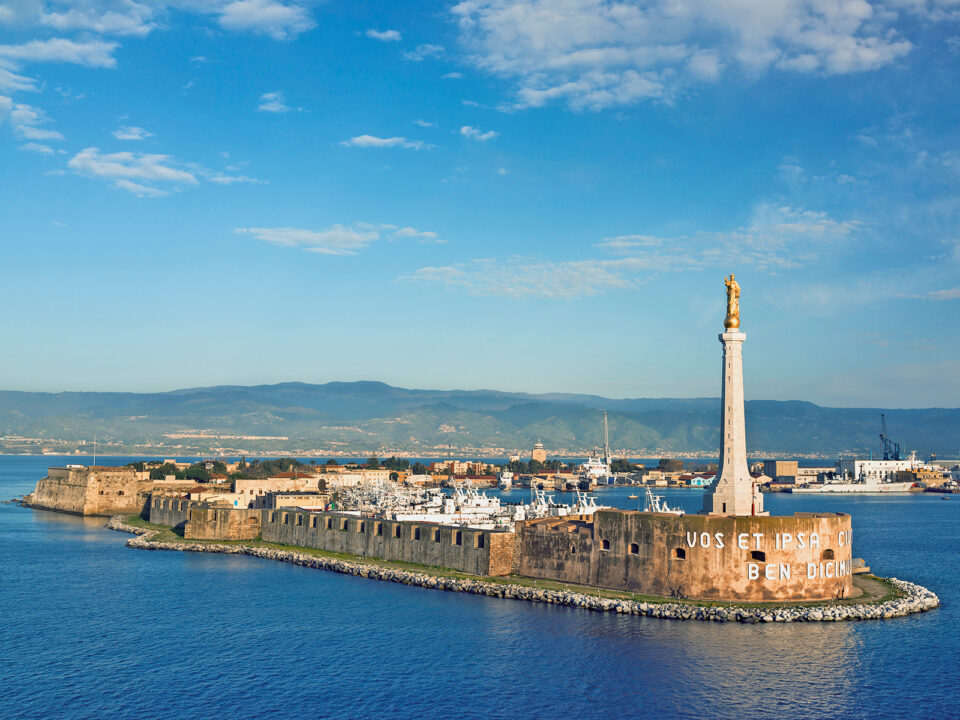 Port of Messina Messina Sicily Italy - Nők Lapja