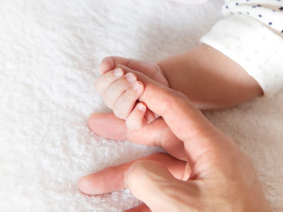 babakez-felnott-kez - Nők Lapja