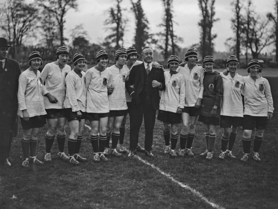 lily-parr-noi-labdarugas-ikonja - Nők Lapja A Dick, Kerr Ladies F.C.