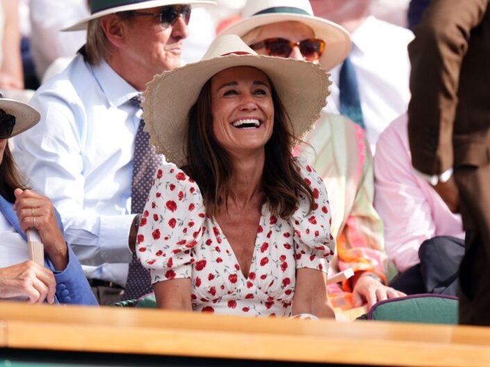 pippa middleton virágos ruhában wimbledonban