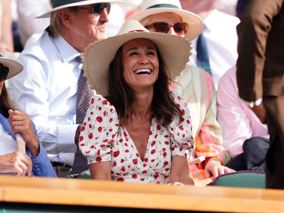 pippa middleton virágos ruhában wimbledonban