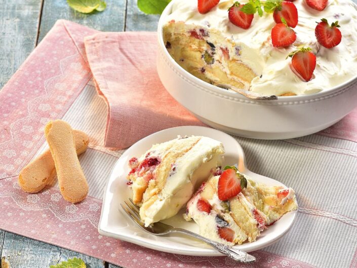 Erdei gyümölcsös, babapiskótás „lasagne”