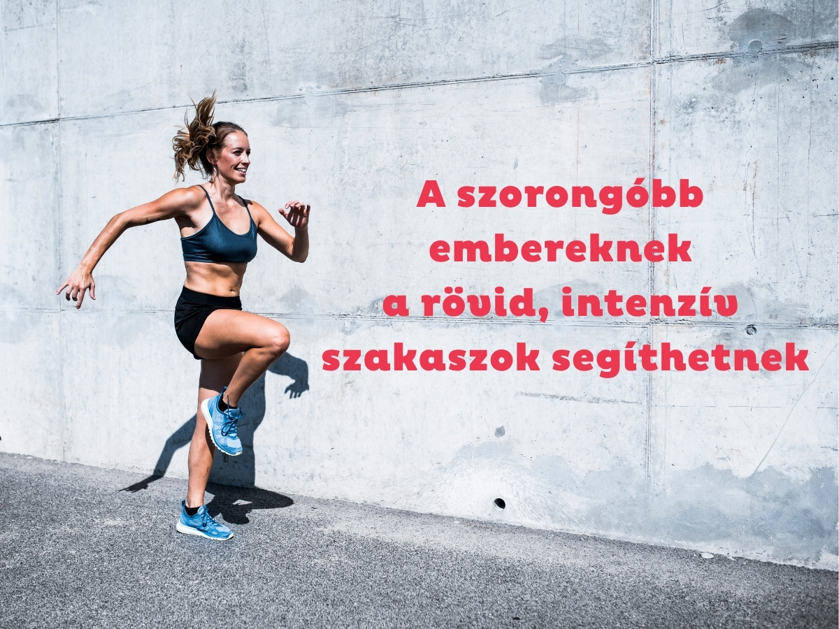 Nő betonfal előtt fut