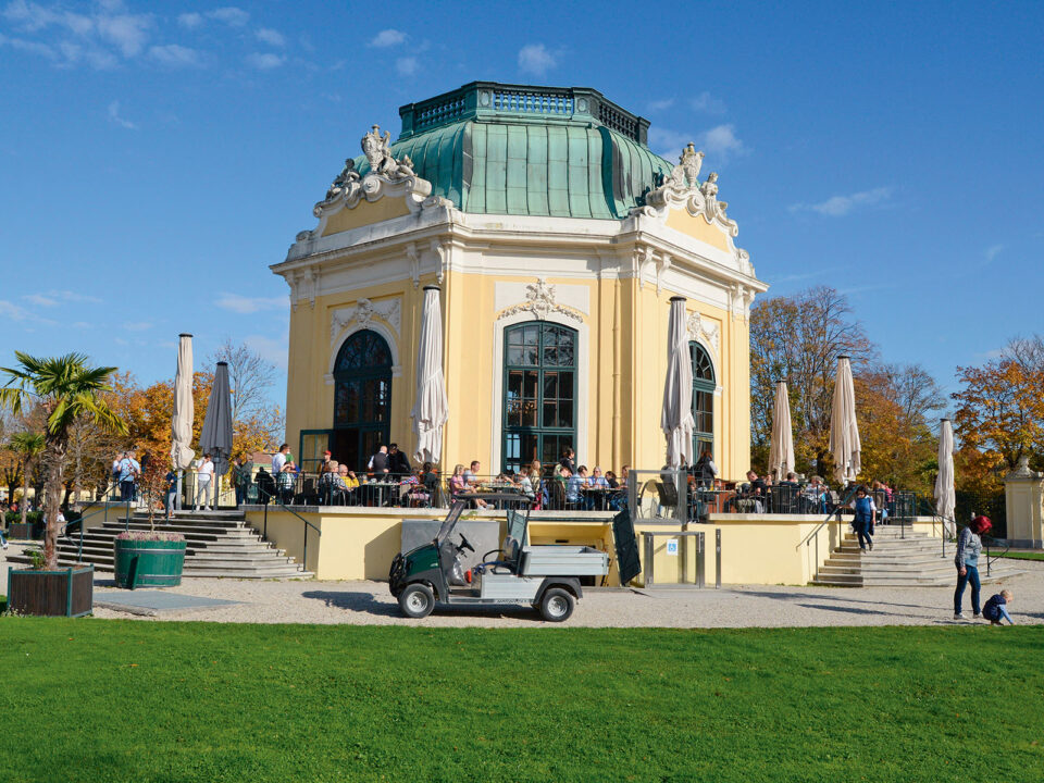 Schönbrunn Zoo Also Simply Called Vienna Zoo Is A 17-hectare 42-acre Zoo in the City of Vienna - Nők Lapja