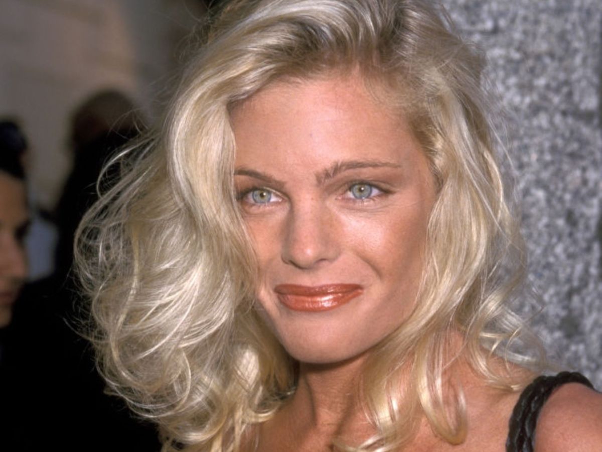 Erika Eleniak